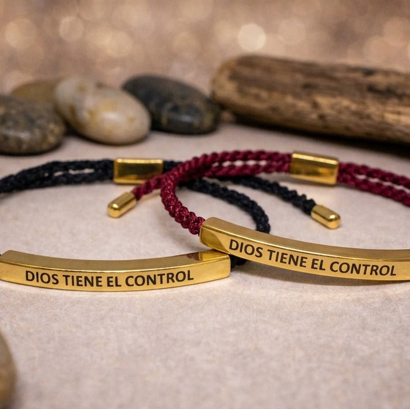 Combo 2 Pulseras Dios tiene el Control