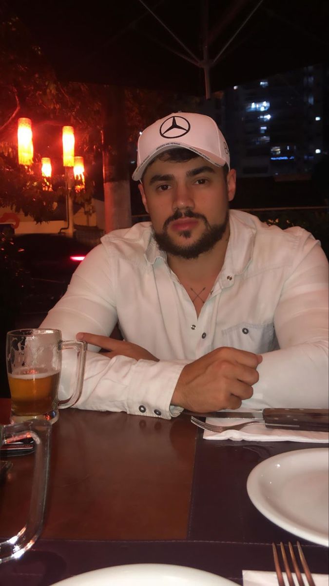 <em>Andrés Gómez</em> — Cali, Colombia
